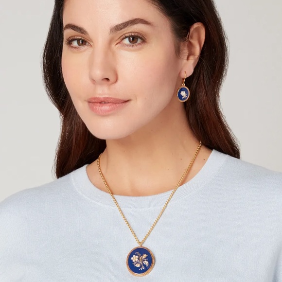 NIB American Floral Pendant Necklace and Earrings Set - Picture 4 of 5